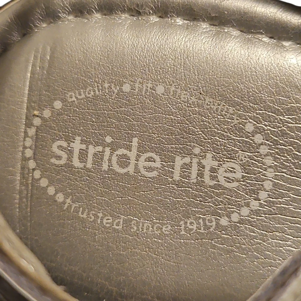 Stride Rite Silver Sandals w/White Flower Accent